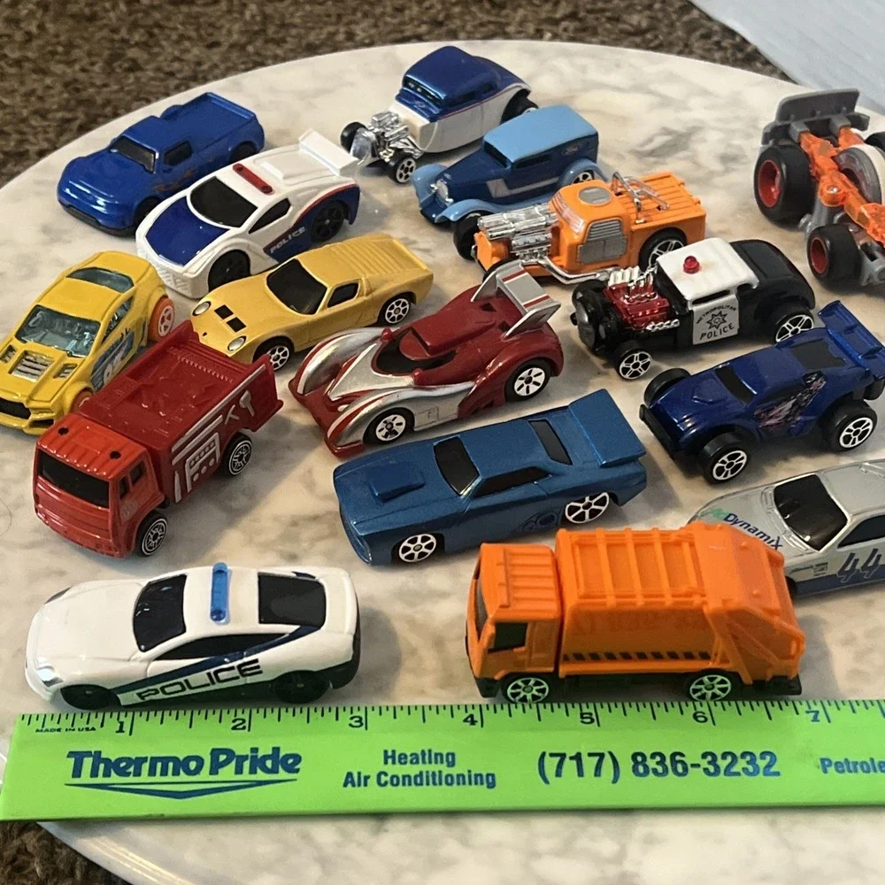 Lot of 16 Diecast Toy Cars Hot Wheels Matchbox Mixed Vehicles Loose